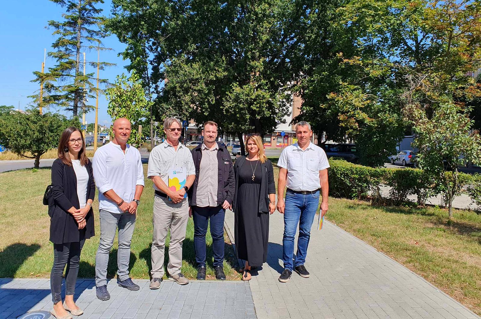 A megújult Vörösmarty téren is járt a Virágos Magyarország zsűrije